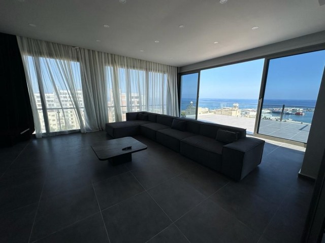 Luxuriöses 3+1-Penthouse zur Miete am Meer mit herrlicher Aussicht im Zentrum von Kyrenia