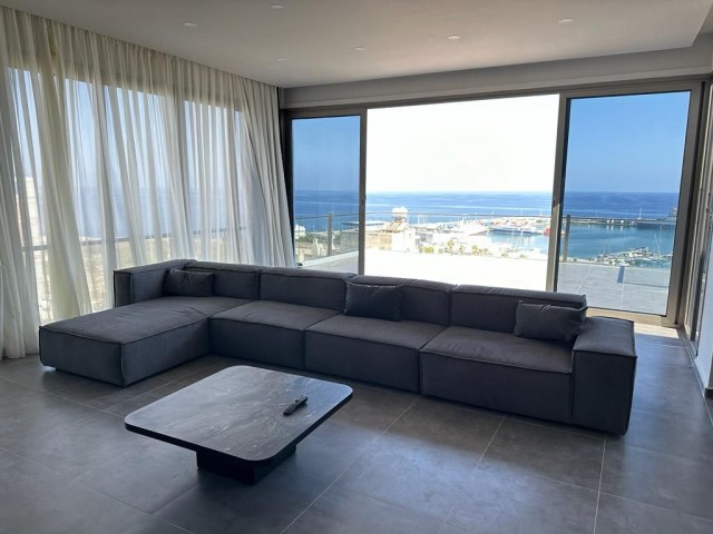 Luxuriöses 3+1-Penthouse zur Miete am Meer mit herrlicher Aussicht im Zentrum von Kyrenia