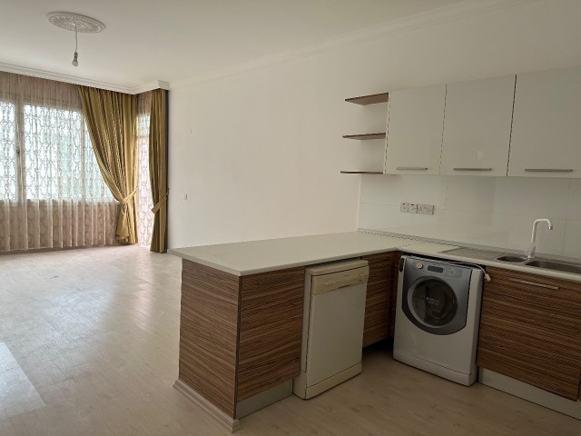 2+1 Wohnung zum Verkauf im Kyrenia Center