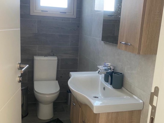 Girne Alsancak Havuzlu Sitede Satılık 2+1 Daire 