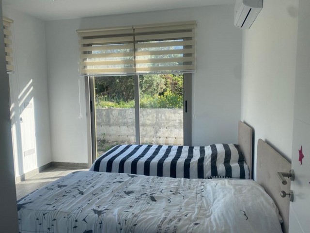 Girne Alsancak Havuzlu Sitede Satılık 2+1 Daire 