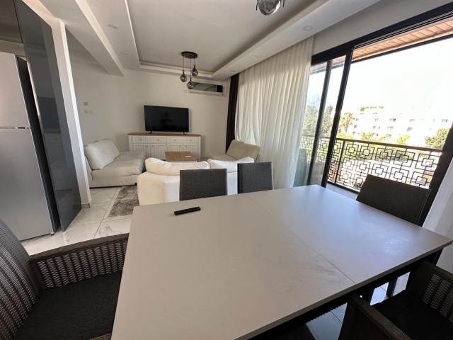 Luxuriöse 3+1-Wohnung zur Miete am Meer im Zentrum von Kyrenia