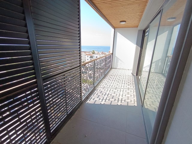 Luxuriöse 3+1-Wohnung zur Miete am Meer im Zentrum von Kyrenia