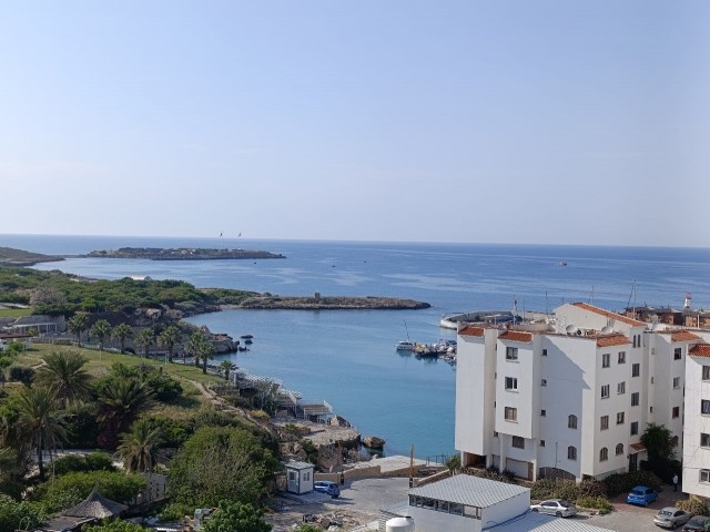 Luxuriöse 3+1-Wohnung zur Miete am Meer im Zentrum von Kyrenia