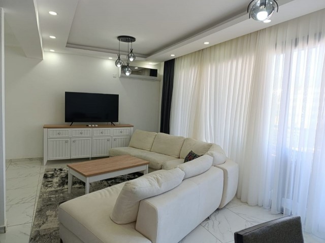 Luxuriöse 3+1-Wohnung zur Miete am Meer im Zentrum von Kyrenia
