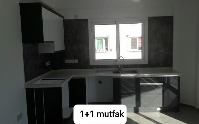 آپارتمان 1+1 مقرون به صرفه و جادار برای فروش در گیرنه آلسانجاک