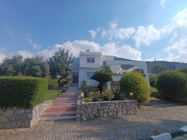 Kyrenia Bellapais 3+1 Villa for Rent / Shared Pool