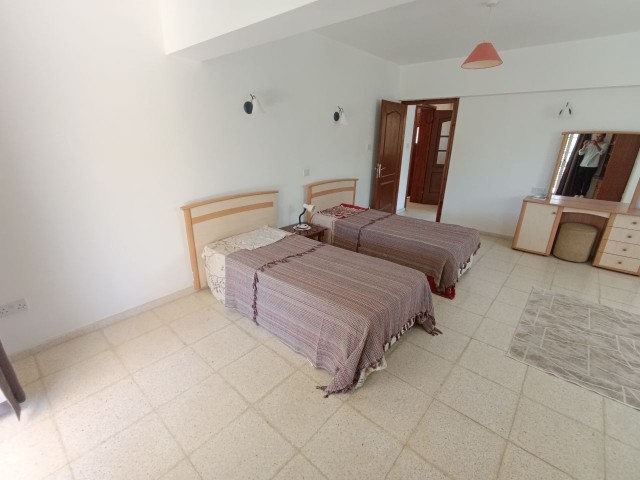 Girne Ozanköy 4+1 Kiralık Havuzlu Geniş Villa