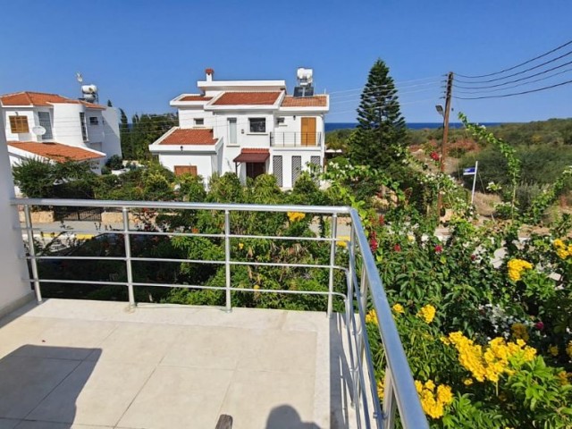 4+1 möblierte Villa zur Miete in Girne Karaoğlanoğlu, 200 m vom Meer entfernt