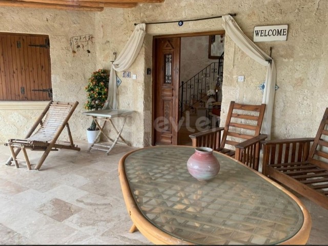 Kyrenia Alsancak 3+1 Villa with Pool for Rent