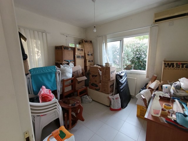 Preissenkung! Dringender Verkauf Kyrenia Lapta 3+1 Bungalow mit Pool und Gelegenheitspreis