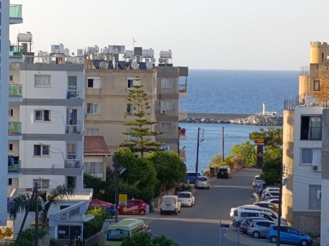 تخت برای فروش in Girne Merkez, گیرنه