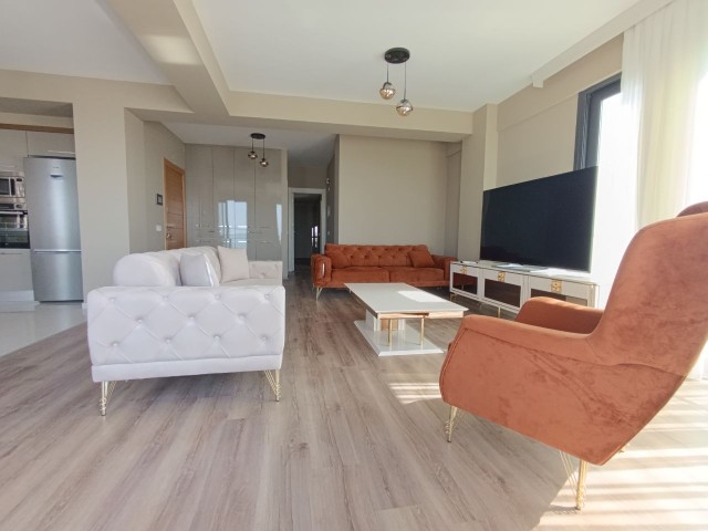 Kyrenia City Life Residence 3+1 Luxus-Penthouse zu vermieten