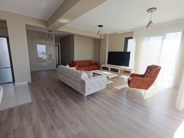 Kyrenia City Life Residence 3+1 Luxus-Penthouse zu vermieten