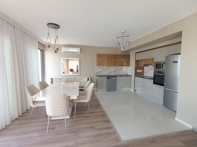 Kyrenia City Life Residence 3+1 Luxus-Penthouse zu vermieten