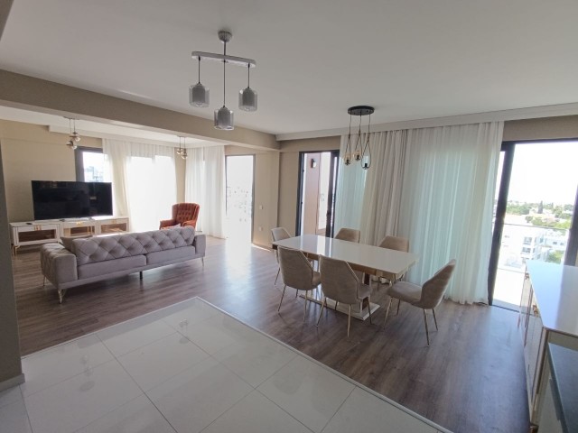 Kyrenia City Life Residence 3+1 Luxus-Penthouse zu vermieten