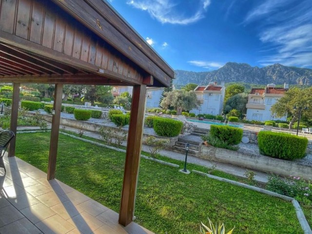 4+1 Villa for Sale in Girne Edremit Site with Pool