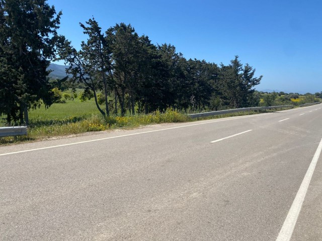 FÜR DEN BAU GEEIGNET - KAUFGELEGENHEIT IN EINEM SICH SCHNELL ENTWICKELNDEN BAUGEBIET - BLICK AUF DIE BERGE UND DAS MEER