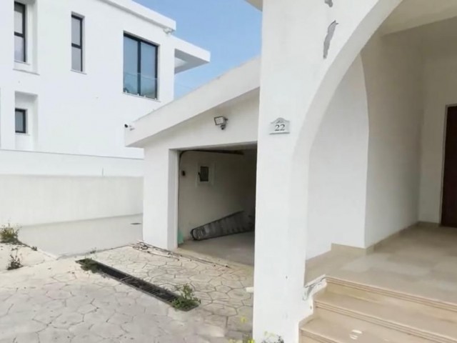 SPECIAL SALE - SEAFRONT LOCATION, PRESTIGIOUS LOCATION, VILLA FOR SALE 