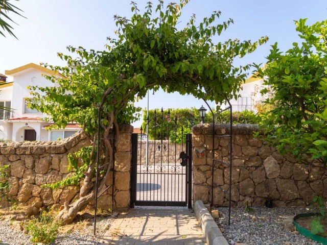 Meer und Bergblick Villa zu verkaufen in Catalkoy, Kyrenia