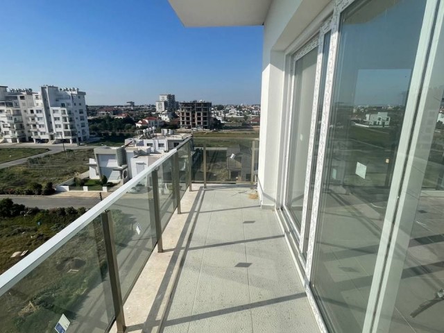 Apartment for sale 2 + 1 in a quiet area of ​​Yeni Bogazici.