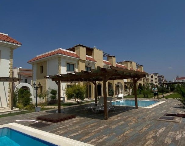 Апартаменты 2+1 с террасой на крыше в Salamis Garden Holiday Homes.