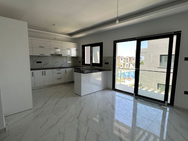 Apartment 1+1 from the owner in the finished El Capitano complex in Alsancak.