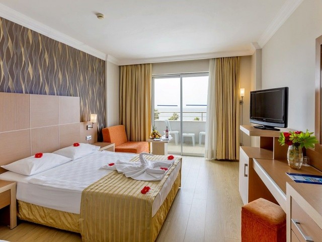 Alanya'da satılık otel (5 yıldız).