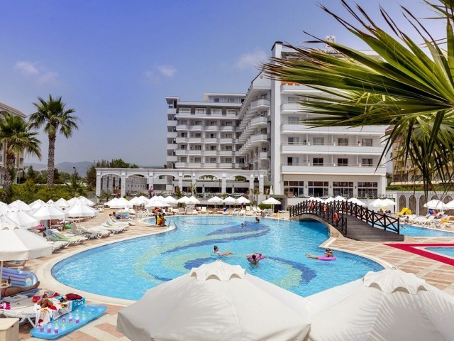 Alanya'da satılık otel (5 yıldız).