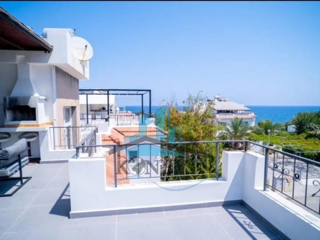 3+1 penthouse for sale in Lapta.