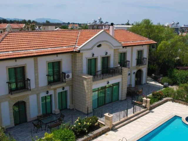 KYRENIA LUXURY VILLA 6+2