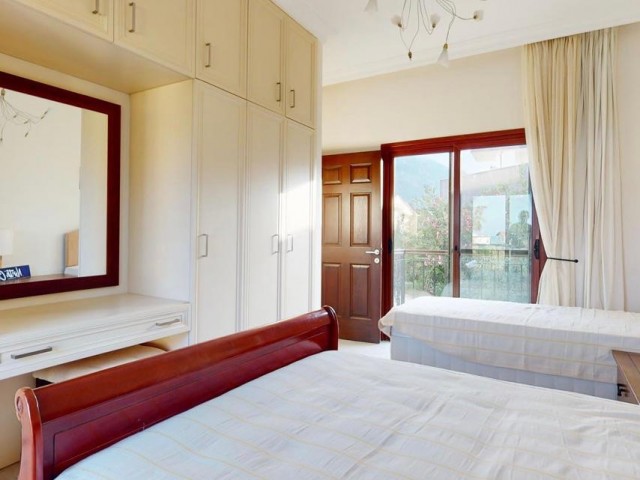 KYRENIA LUXURY VILLA 6+2