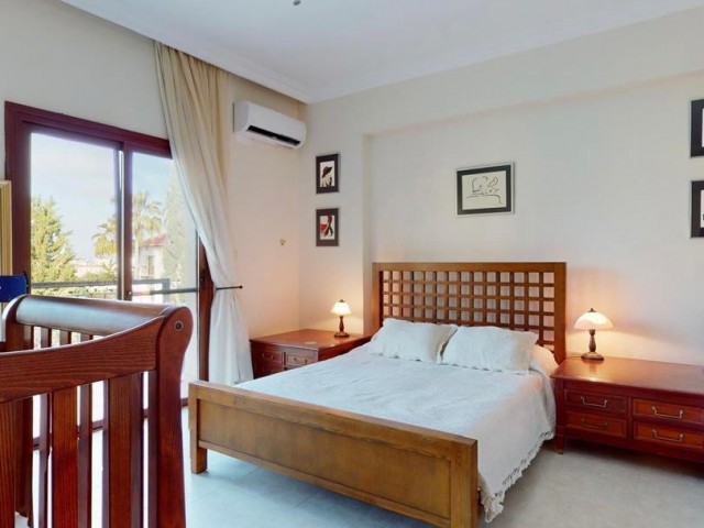 KYRENIA LUXURY VILLA 6+2