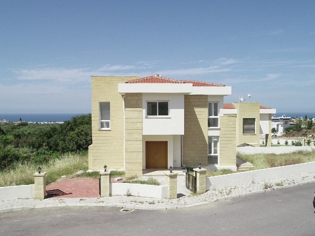 48 months interest-free payment plan Villa for sale in Girne Alsancak Yeşiltepe