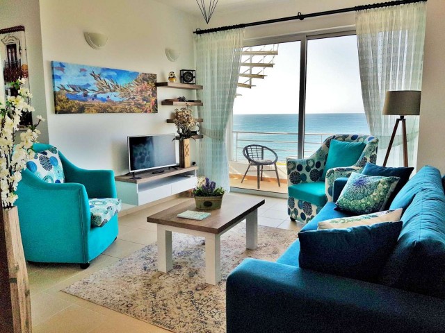 apartment for rent with roof terrace and sea view