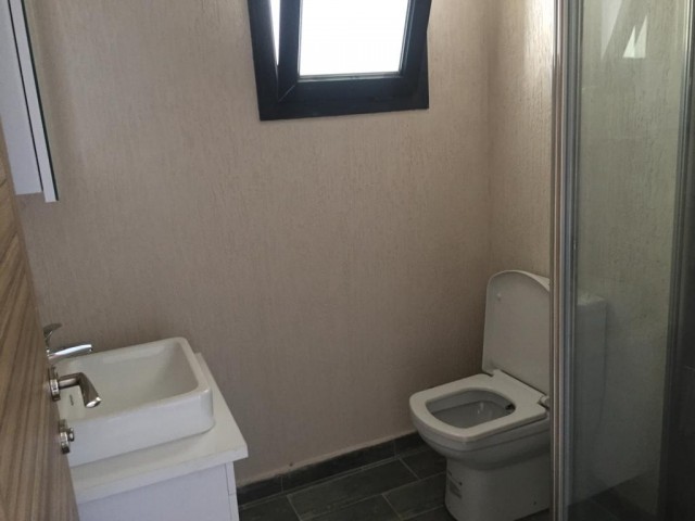 Flat To Rent in Alsancak, Kyrenia