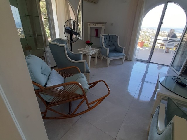 1200£ Wunderschöne private 3+1 Villa zu vermieten Alsancak/ Yesiltepe