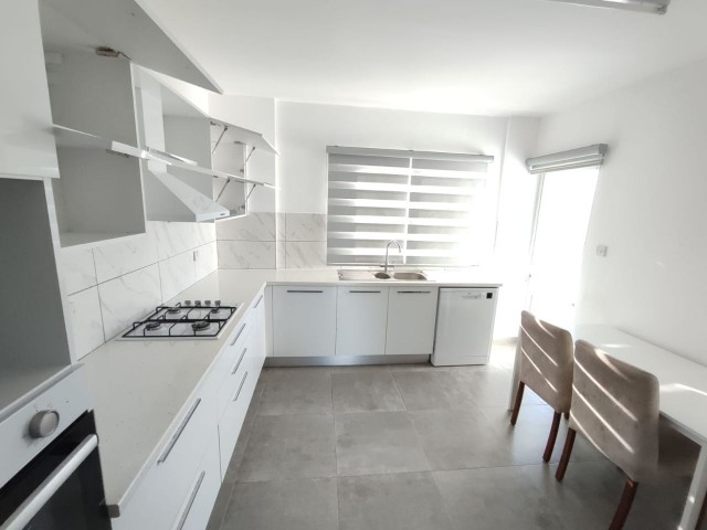 Luks 3+1 Penthouse Kyrenia Centre £750