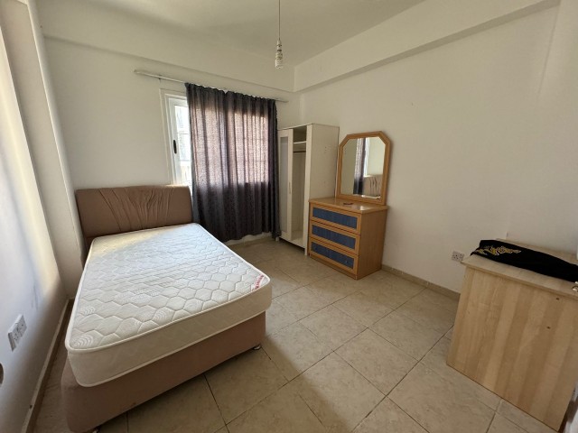 Geräumige 3+1-Wohnung im Zentrum von Kyrenia