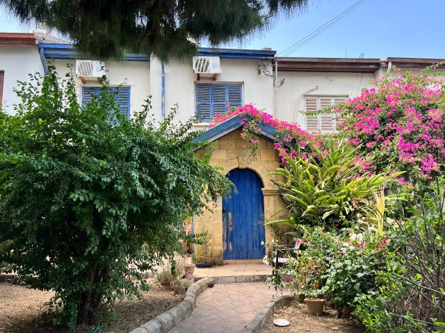 Freistehendes Haus, das als Arbeitsplatz oder Wohnsitz im Zentrum von Kyrenia genutzt werden kann