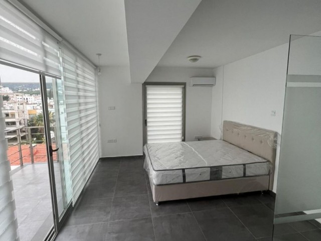 Girne Merkezde Tam 189M2 İki Katlu Dublex Penthouse Sıfır!