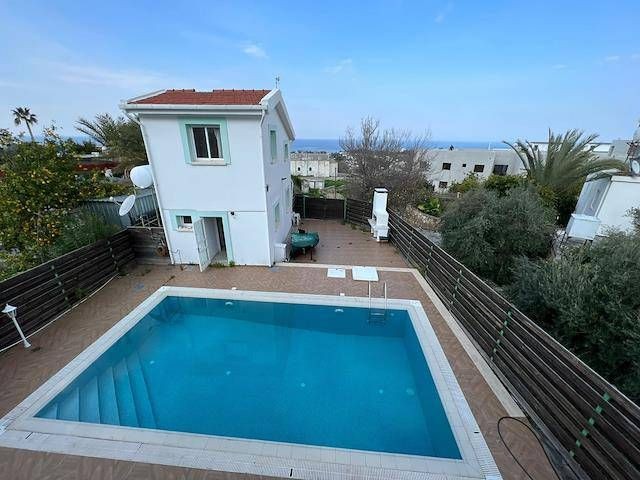 Girne Lapta da Özel Havuzlu 1 Tane 4+1, 1 Tane 1+1 Loft Bungalow (AirBnb'ye Uygun Kaçırılmayacak Yatırım Fırsatı)