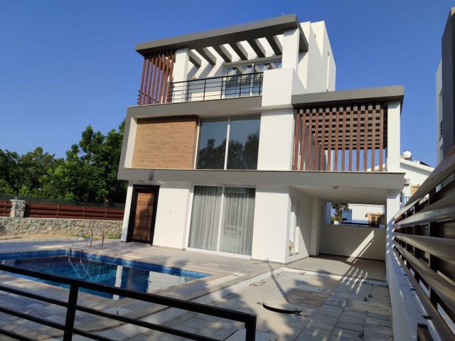 Girne Karaoğlanoğlu 3+1 Villa, 200 Meters to the Sea
