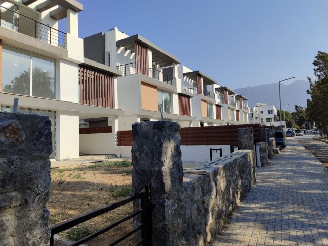 Girne Karaoğlanoğlu 3+1 Villa, 200 Meter zum Meer