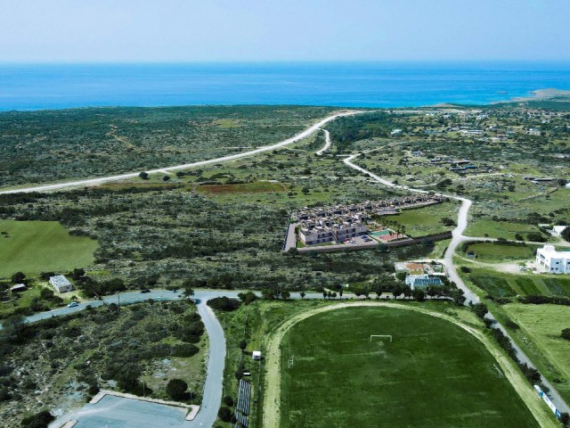 Chance durch das Projekt in KARPAZ, der schönsten und natürlichsten Region Zyperns. Liegt auf einem Grundstück mit privatem Garten und Gemeinschaftspool.