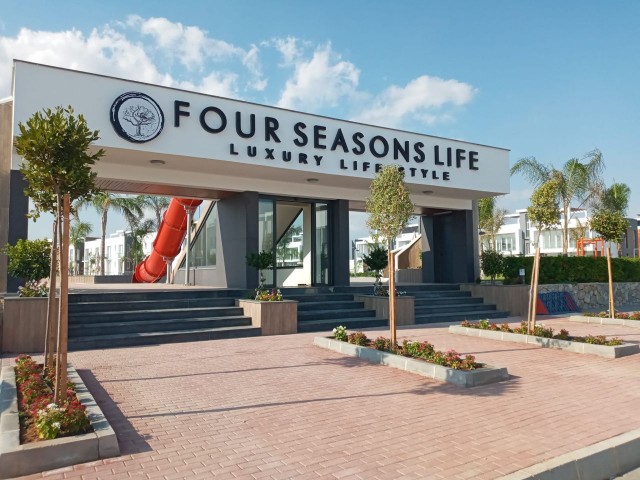 Искеле Босфор, комплекс Four Seasons на берегу моря Киракик Полностью меблированный 1+1