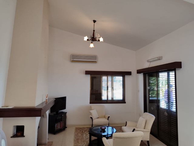 Kyrenia Ozanköy, Villa with Large Garden, Private Pool, 2 Separate Entrances