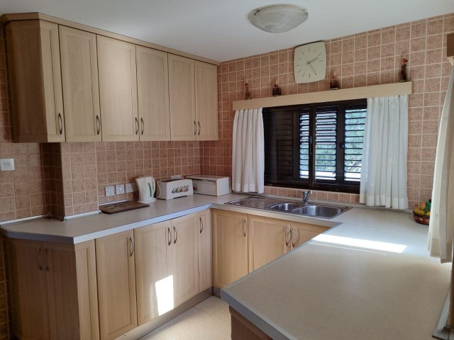 Kyrenia Ozanköy, Villa with Large Garden, Private Pool, 2 Separate Entrances