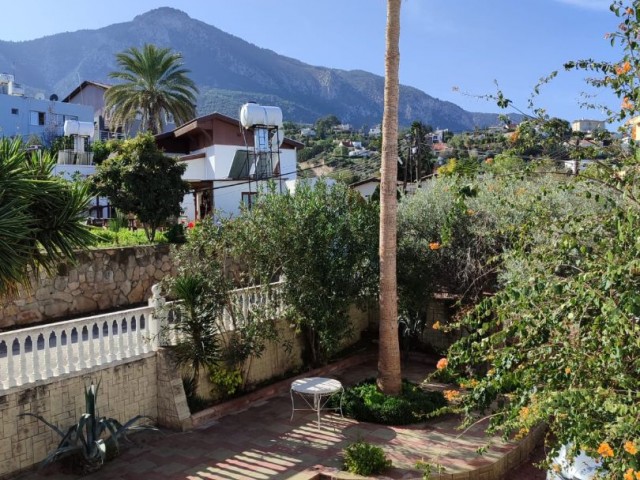 Kyrenia Ozanköy, Villa with Large Garden, Private Pool, 2 Separate Entrances