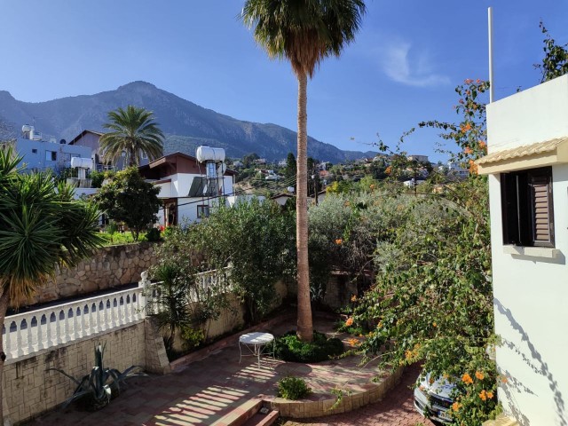 Kyrenia Ozanköy, Villa mit großem Garten, privatem Pool, 2 separaten Eingängen